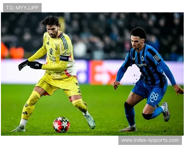 尤文快速直塞让前锋面对门将